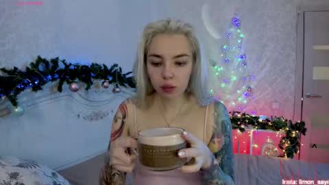LilliMoore online show from December 2025 11:35:02 PM
