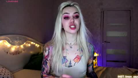 LilliMoore online show from June 2026 11:22:02 PM