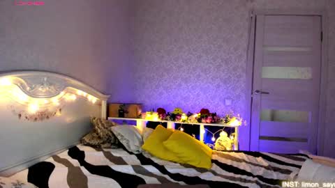Snapshot of lillimooore chatting on July 2026 12:24:01 AM LilliMoore online show from July 2026 12:24:01 AM