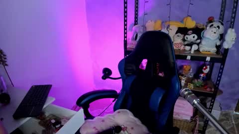 Lilly  online show from December 2025 03:56:02 AM