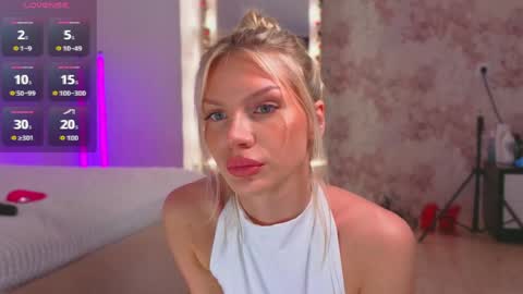 lilly_lux online show from April 2026 01:32:02 PM