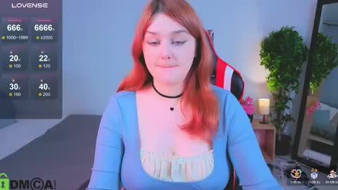 Snapshot of lilly_pretty_love chatting on April 2026 10:01:02 PM Lilly online show from April 2026 10:01:02 PM