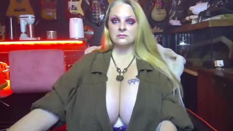 Snapshot of lillyth chatting on October 2025 05:35:02 AM Lillyth Eden online show from October 2025 05:35:02 AM