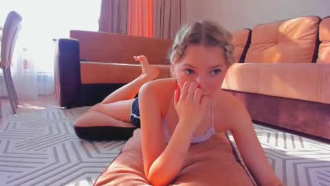 Snapshot of liloneforyou chatting on February 2025 10:40:01 AM Semmy online show from February 2025 10:40:01 AM