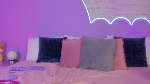 Lilou online show from October 2025 04:08:02 PM