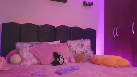 Lilou online show from February 2026 11:52:01 AM