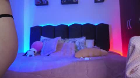 Snapshot of lilou_albrecht chatting on March 2026 01:05:01 PM Lilou online show from March 2026 01:05:01 PM