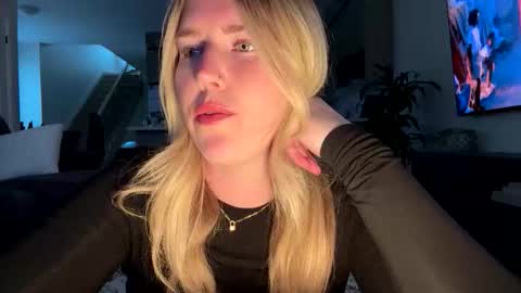 Snapshot of lilpinkbean chatting on April 2026 02:10:02 PM Ava online show from April 2026 02:10:02 PM