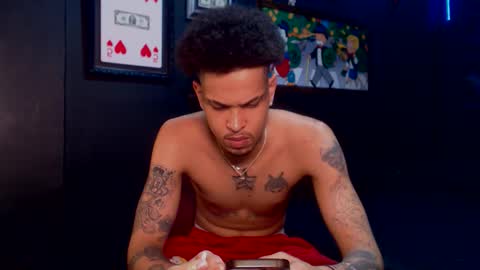 Snapshot of lilray99 chatting on December 2024 03:15:01 AM ONLYFANS online show from December 2024 03:15:01 AM