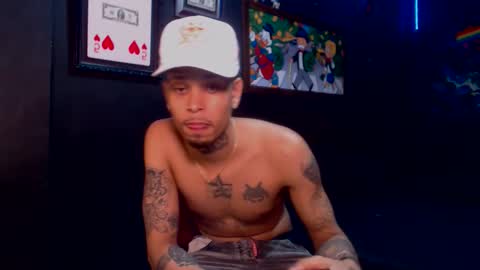 Snapshot of lilray99 chatting on December 2024 08:26:01 AM ONLYFANS online show from December 2024 08:26:01 AM