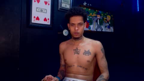 Snapshot of lilray99 chatting on January 2025 02:33:01 AM ONLYFANS online show from January 2025 02:33:01 AM