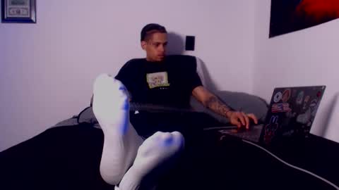 Snapshot of lilray99 chatting on October 2025 04:42:01 AM ONLYFANS online show from October 2025 04:42:01 AM