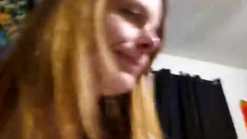 Snapshot of lilsirenluna chatting on March 2026 07:25:01 AM Luna online show from March 2026 07:25:01 AM