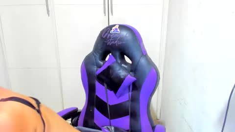 Snapshot of lily_anal_squirt chatting on December 2024 07:00:01 PM lily_anal_squirt online show from December 2024 07:00:01 PM