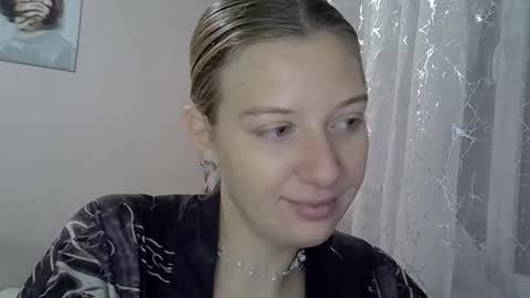 lily_ember online show from October 2025 07:23:02 PM