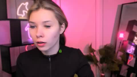 Lily online show from December 2025 07:19:02 PM