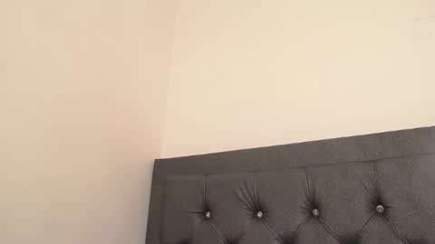 Snapshot of lily_robertss_ chatting on February 2025 06:05:01 PM Lily Roberts online show from February 2025 06:05:01 PM