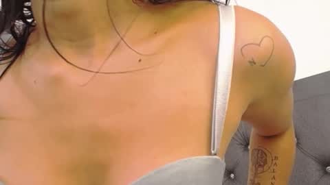 Snapshot of lily_robertss_ chatting on February 2025 05:50:01 PM Lily Roberts online show from February 2025 05:50:01 PM