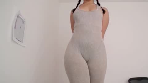 Snapshot of lily_robertss_ chatting on March 2026 02:55:01 PM Lily Roberts online show from March 2026 02:55:01 PM