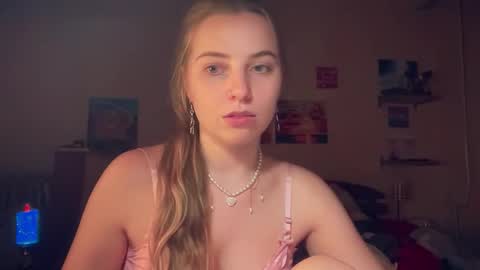 Lily online show from November 2025 06:19:01 PM