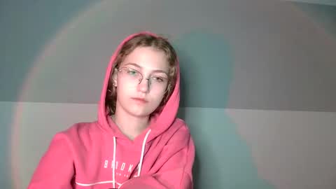 small lily online show from September 2025 07:13:02 AM