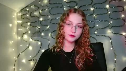 small lily online show from November 2025 06:30:01 PM
