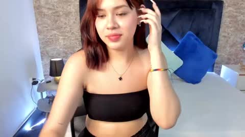 Snapshot of lily_woodz chatting on January 2025 06:32:02 PM LilyWoodz online show from January 2025 06:32:02 PM