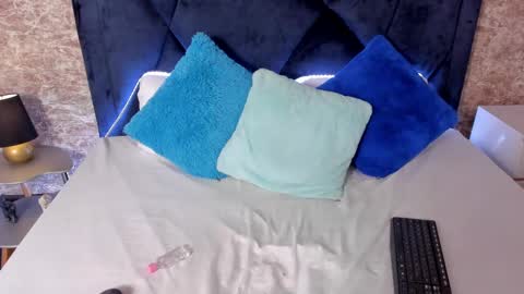 Snapshot of lily_woodz chatting on March 2025 10:21:01 PM LilyWoodz online show from March 2025 10:21:01 PM