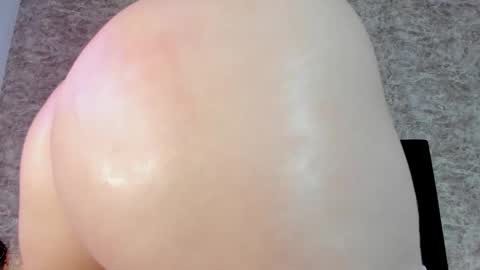 Snapshot of lily_woodz chatting on November 2025 07:34:02 PM LilyWoodz online show from November 2025 07:34:02 PM