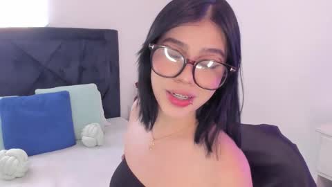 LilyWoodz online show from December 2025 07:10:01 PM