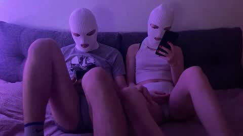 Yan and Adela online show from December 2025 04:16:01 PM