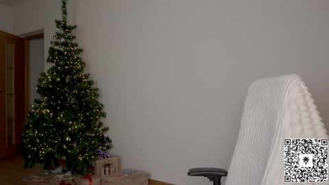 Lily   online show from December 2024 02:43:02 PM