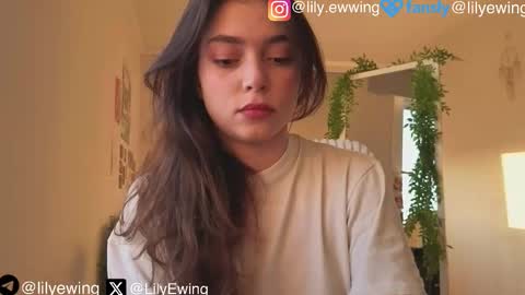 Lily   online show from September 2025 04:06:02 PM