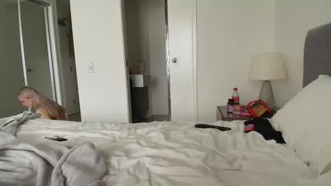 Snapshot of lilyflex chatting on April 2026 01:04:01 AM lilyflex online show from April 2026 01:04:01 AM
