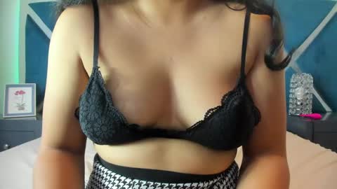 Snapshot of lilygloww chatting on April 2026 02:08:01 PM Sweetie Lily online show from April 2026 02:08:01 PM