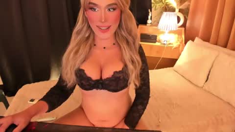 Snapshot of lilymonstercock chatting on June 2026 01:50:02 AM IM YOUR TRUE GODESS Lilymonstercock online show from June 2026 01:50:02 AM