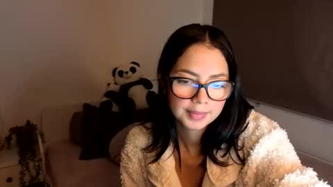 LillyPanda online show from November 2025 08:21:01 PM