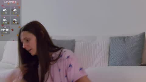 Lily online show from November 2025 02:06:02 PM