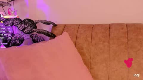 Lily  online show from September 2025 09:47:02 AM