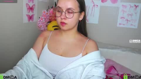 Lily online show from October 2025 12:03:01 PM