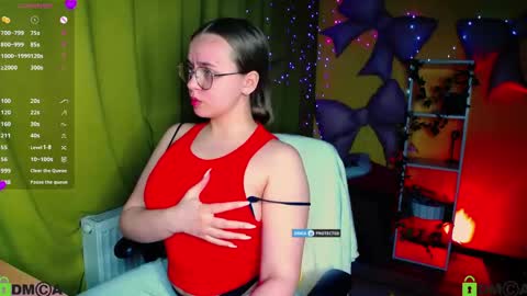 Snapshot of lilysweet13 chatting on April 2026 09:35:01 PM Lily online show from April 2026 09:35:01 PM