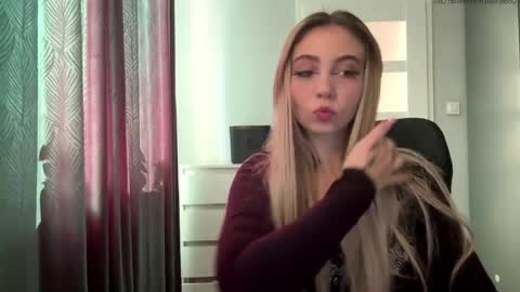 Lily online show from May 2026 04:35:01 PM