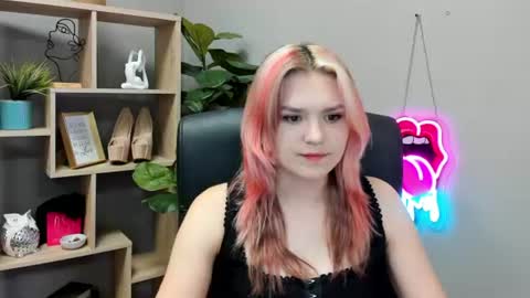 Snapshot of lilysweetxo chatting on June 2026 07:13:01 AM Lily online show from June 2026 07:13:01 AM