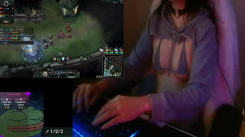 Snapshot of lilythrone chatting on February 2026 11:29:01 AM Lily Rone online show from February 2026 11:29:01 AM