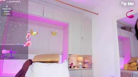 lilywhitee1 online show from June 2026 04:17:02 AM
