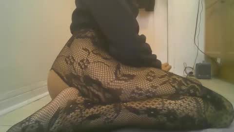 Snapshot of limpclitsissyfemboy chatting on April 2026 10:30:02 PM limpclitsissyfemboy online show from April 2026 10:30:02 PM