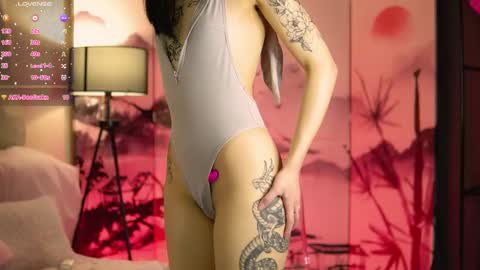 Lin Use menu to play with me  online show from February 2025 01:38:02 PM