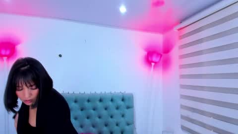  Lina Bedoya  online show from January 2025 02:44:01 PM