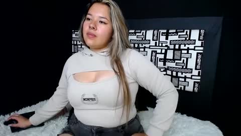 Snapshot of lina_browm chatting on February 2025 01:34:01 AM Lina Browm online show from February 2025 01:34:01 AM