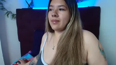 Snapshot of lina_browm chatting on September 2025 12:59:02 PM Lina Browm online show from September 2025 12:59:02 PM